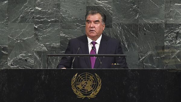 Выступление президента Таджикистана Эмомали Рахмона в рамках 72-й сессии Генеральной ассамблеи ООН - Sputnik Тоҷикистон