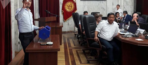 Жеребьевка по определению очередности кандидатов в президенты в Кыргызстане, архивное фото Жеребьевка по определению очередности кандидатов в президенты в Кыргызстане, архивное фото - Sputnik Таджикистан