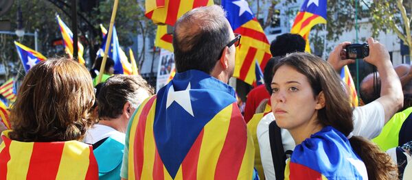 Акция в поддержку референдума в Барселоне, архивное фото Акция в поддержку референдума в Барселоне, архивное фото - Sputnik Таджикистан