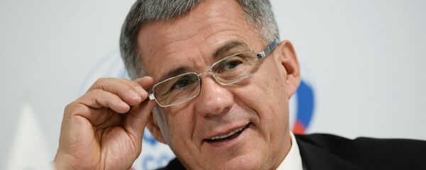 Президент Татарстана Рустам Минниханов Президент Татарстана Рустам Минниханов - Sputnik Тоҷикистон