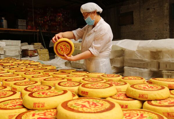 На сырной фабрике в Китае - Sputnik Таджикистан