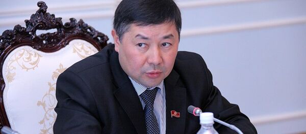 Задержанный кыргызский депутат Канатбек Исаев, архивное фото Задержанный кыргызский депутат Канатбек Исаев, архивное фото - Sputnik Таджикистан