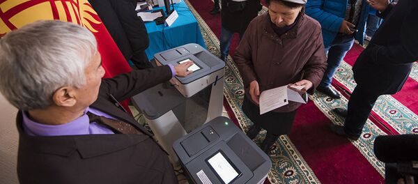 Голосование на выборах в Кыргызстане, архивное фото - Sputnik Таджикистан