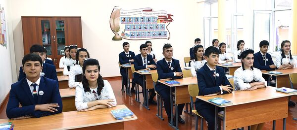 Ученики в таджикской школе Ученики в таджикской школе - Sputnik Тоҷикистон