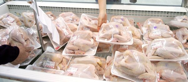 Замороженные курицы в супермаркете. Архивное фото - Sputnik Тоҷикистон