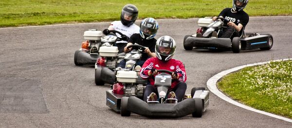 Соревнования на картинге, архивное фото Соревнования на картинге, архивное фото - Sputnik Таджикистан
