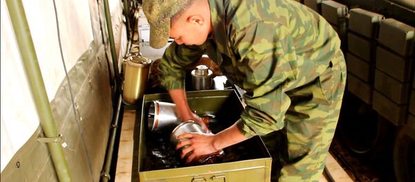 Нигаҳдории техникаи ҳарбӣ дар пойгоҳи низомии 201 - Sputnik Тоҷикистон