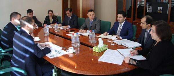 Встреча с финансовыми аналитиками из Франции Встреча с финансовыми аналитиками из Франции - Sputnik Таджикистан