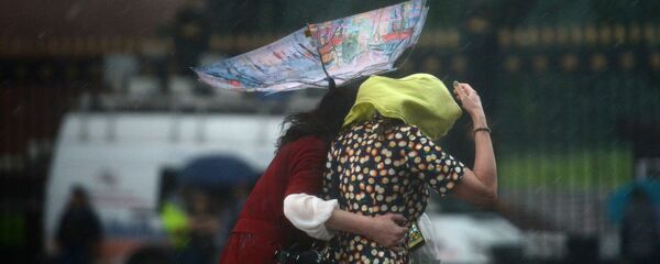 Сильный ветер в Москве, архивное фото - Sputnik Тоҷикистон