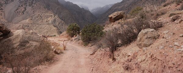 Горы в Таджикистане в Согдийской области - Sputnik Тоҷикистон