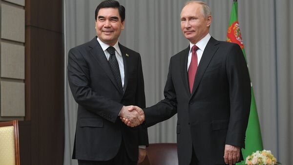 Президент РФ Владимир Путин и президент Туркменистана, председатель Кабинета министров Туркмении Гурбангулы, архивное фото - Sputnik Таджикистан