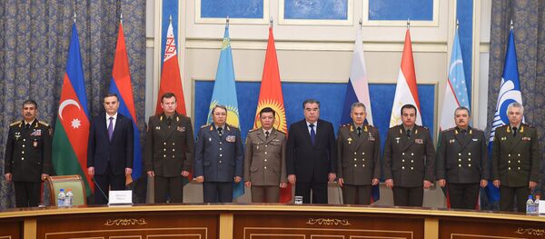 Встреча президента Таджикистан Эмомали Рахмона с министрами обороны стран СНГ - Sputnik Тоҷикистон