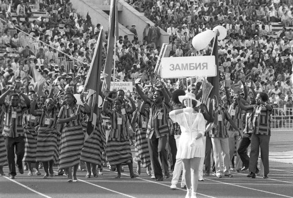 Делегация Замбии на открытии фестиваля на Центральном стадионе имени В.И. Ленина - Sputnik Таджикистан