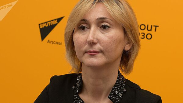 Главный врач Центра коррекции зрения Анна Кове - Sputnik Таджикистан