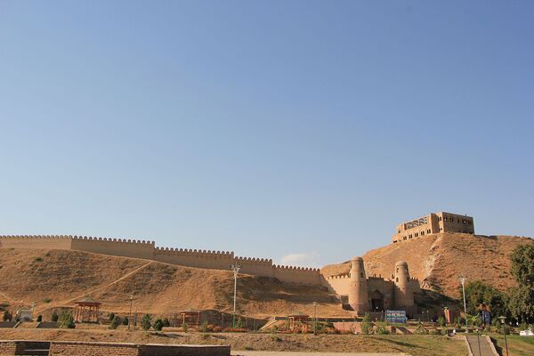Достопримечательности Таджикистана: крепость Гиссар, архивное фото - Sputnik Таджикистан