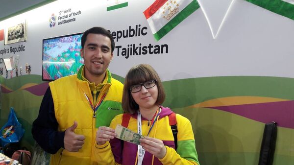 Возле стенда Таджикистана на ВМФС в Сочи - Sputnik Таджикистан