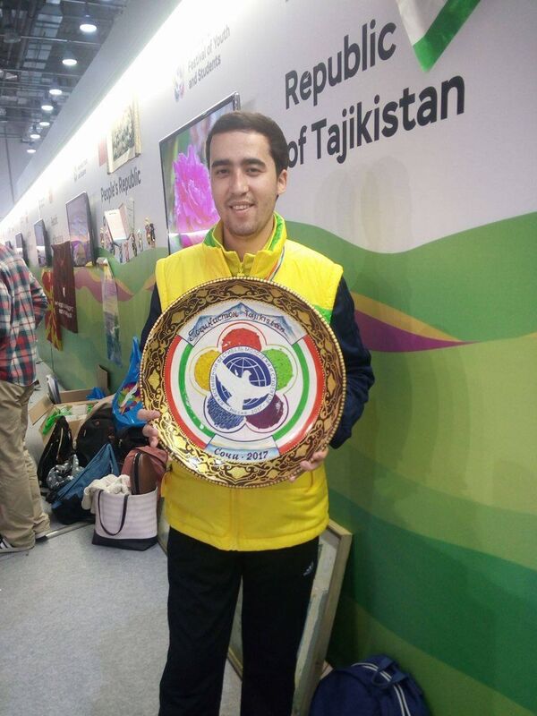 Возле стенда Таджикистана на ВМФС в Сочи - Sputnik Таджикистан