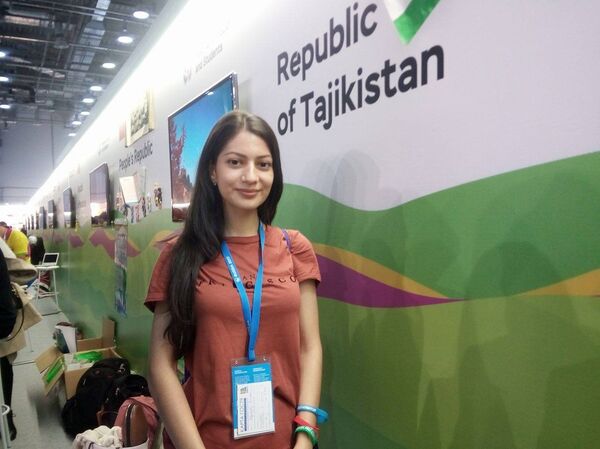 Возле стенда Таджикистана на ВМФС в Сочи - Sputnik Таджикистан