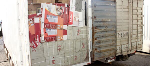 Склад контрабандных товаров из Китая Склад контрабандных товаров из Китая - Sputnik Таджикистан