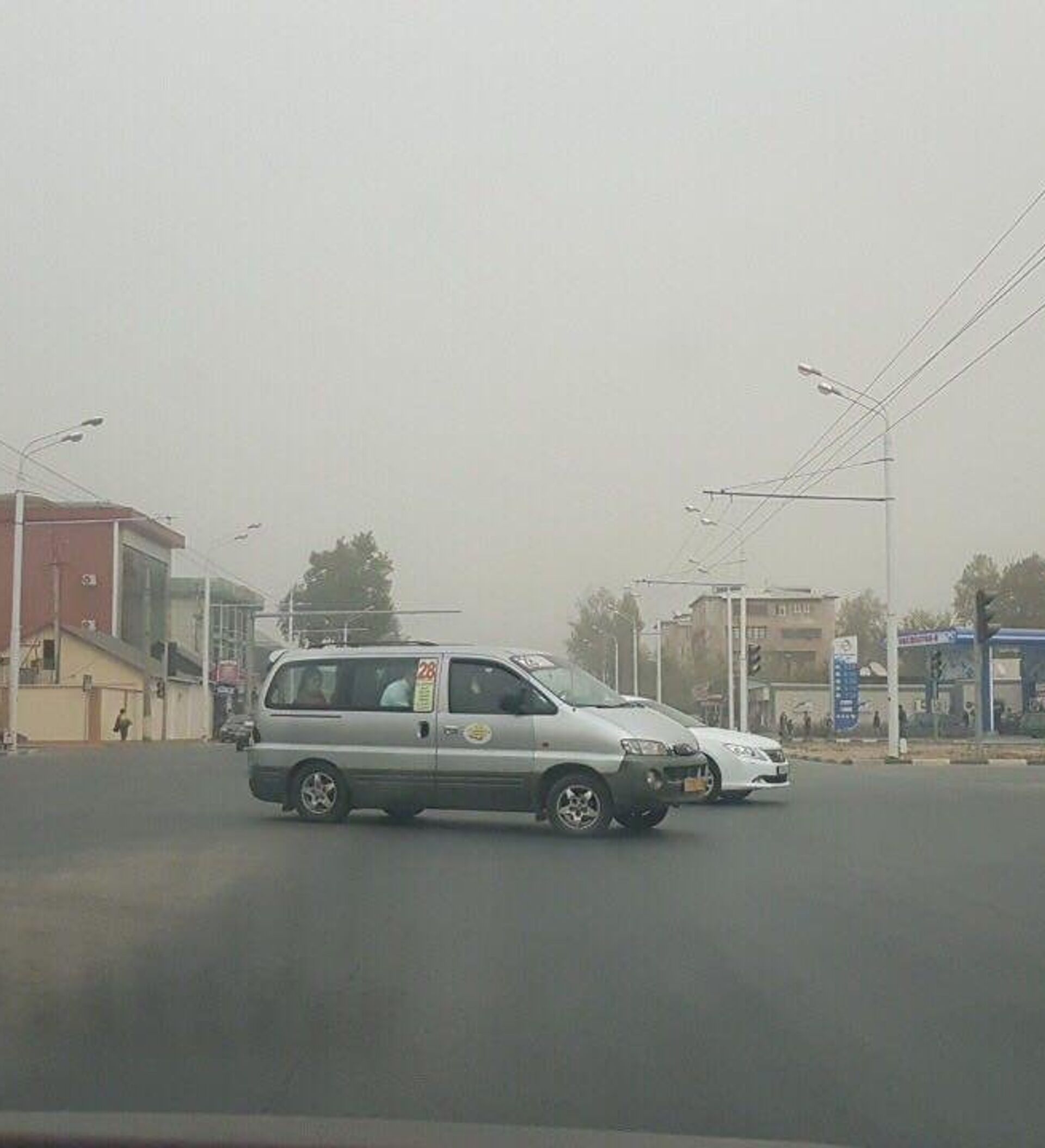 Прогноз погоды на сегодня в душанбе. Пыльная буря Худжанд. Пыльная буря в Душанбе. Пыльные бури в Таджикистане. В Таджикистане пыльная буря и мгла.