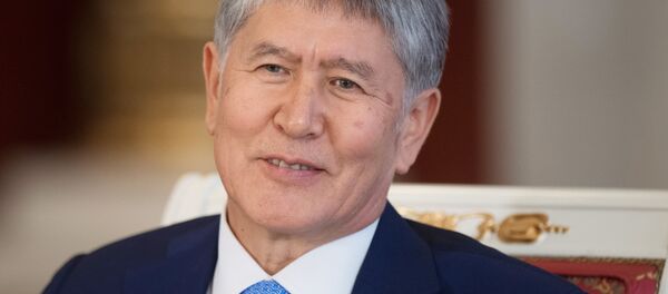 Экс-президент президент Кыргызстана Алмазбек Атамбаев, архивное фото Экс-президент президент Кыргызстана Алмазбек Атамбаев, архивное фото - Sputnik Тоҷикистон