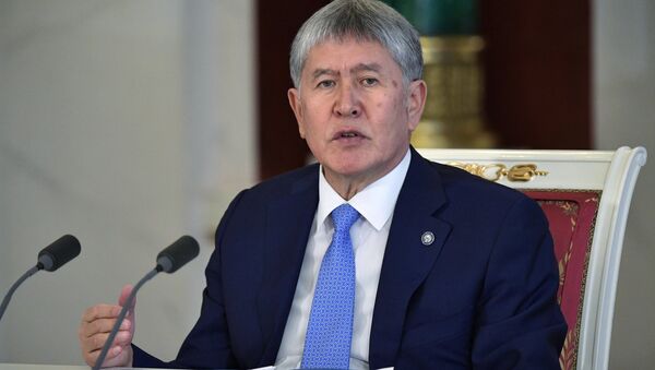 Президент Кыргызстана Алмазбек Атамбаев, архивное фото - Sputnik Тоҷикистон