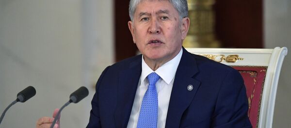 Президент Кыргызстана Алмазбек Атамбаев, архивное фото - Sputnik Тоҷикистон