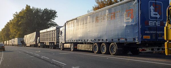 Фуры на границе Казахстана и Кыргызстана - Sputnik Тоҷикистон