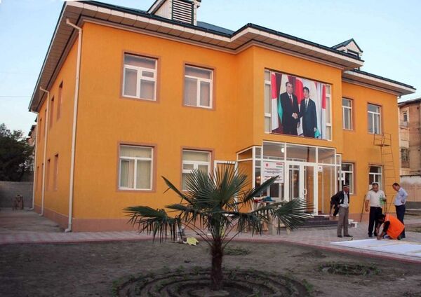 Центр реабилитации детей с ограниченными возможностями в Канибадаме - Sputnik Тоҷикистон