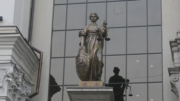 Статуя Фемиды на фасаде здания верховного суда РФ в Москве, архивное фото - Sputnik Таджикистан