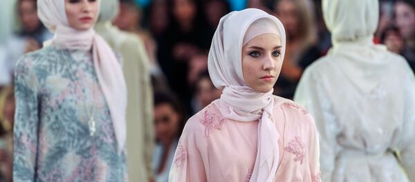 Показ коллекции модного дома Firdaws Показ коллекции модного дома Firdaws - Sputnik Таджикистан
