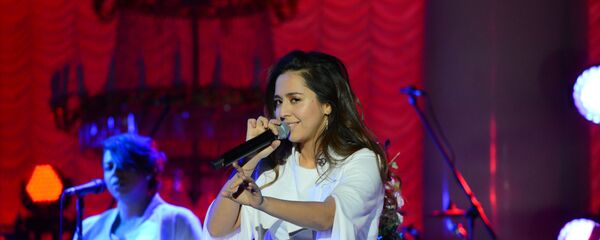 Певица Манижа на концерте в Колонном зале дома союзов - Sputnik Тоҷикистон