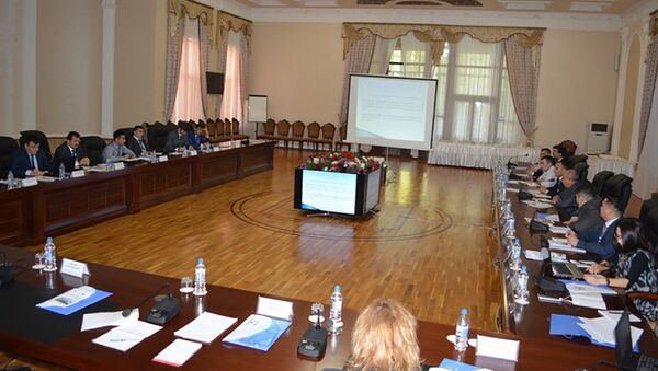 Международный семинар на тему “Формирование инфраструктуры рынка микрофинансирования и кредитной кооперации” - Sputnik Таджикистан