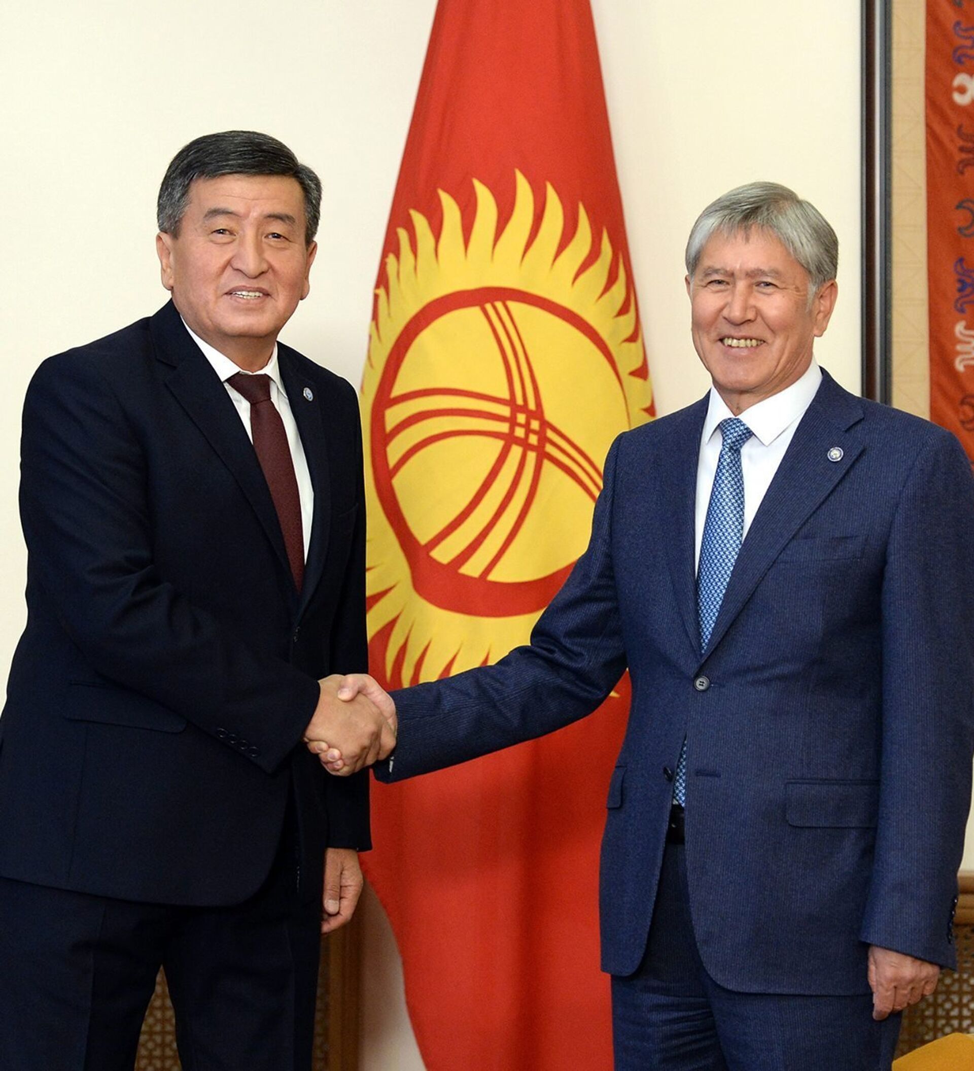 Сдам киргизам. Алмазбек Атамбаев и Сапар Исаков. Қыргызстан конститутция.