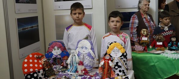 Дети военных РФ дали концерт для жителей Душанбе в честь Дня единства Дети военных РФ дали концерт для жителей Душанбе в честь Дня единства - Sputnik Таджикистан