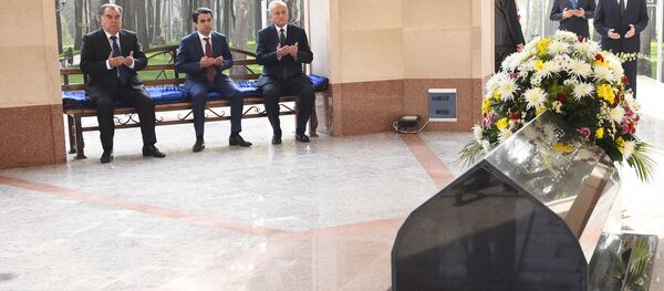 Сдачи в эксплуатацию Парка культуры и отдыха имени Садриддина Айни после реконструкции 06.11.2017 Сдачи в эксплуатацию Парка культуры и отдыха имени Садриддина Айни после реконструкции 06.11.2017 - Sputnik Тоҷикистон