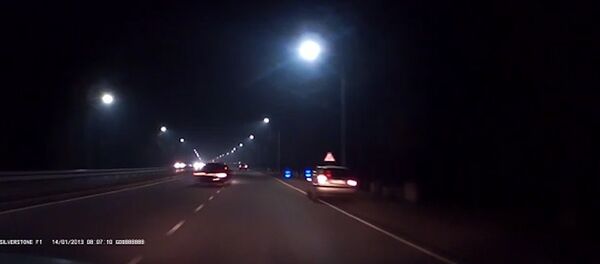 Момент страшной аварии попал на видеорегистратор — ночное ДТП под Бишкеком - Sputnik Тоҷикистон