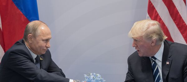 Президент РФ В. Путин и президент США Дональд Трамп, архивное фото - Sputnik Таджикистан