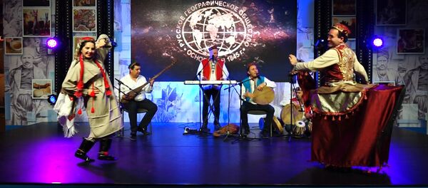 Шамс и таджикские танцоры представили страну на фестивале РГО в Москве - Sputnik Таджикистан