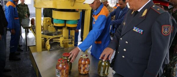 МВД Таджикистана производит консервы МВД Таджикистана производит консервы - Sputnik Таджикистан