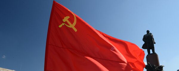 Шествие и митинг КПРФ - Sputnik Таджикистан