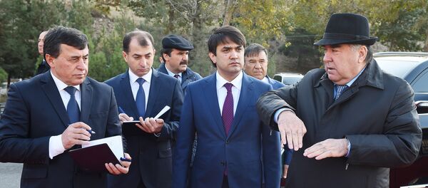 Рахмон и Рустам Эмомали дали старт строительство туристических здание - Sputnik Тоҷикистон