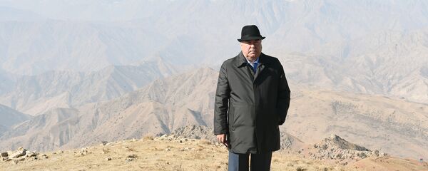 Президент Республики Таджикистан Эмомали Рахмон, архивное фото Президент Республики Таджикистан Эмомали Рахмон, архивное фото - Sputnik Таджикистан
