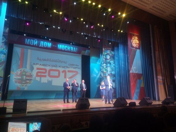 Намояндагони расмӣ дар Рӯзи фарҳанги кишварҳои Араб дар Маскав Намояндагони расмӣ дар Рӯзи фарҳанги кишварҳои Араб дар Маскав - Sputnik Тоҷикистон
