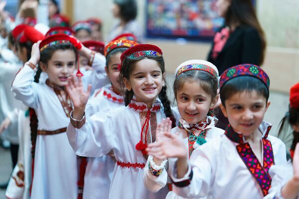 Концерт посвященный алмазному юбилею Ага-Хана IV в ГЦКЗ Россия - Sputnik Таджикистан
