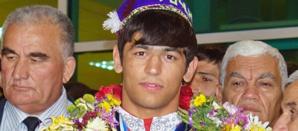 Встреча чемпиона мира по самбо Бехруза Ходжазода в Душанбе  - Sputnik Тоҷикистон