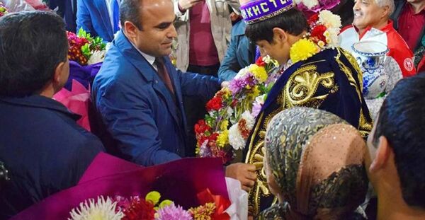 Встреча чемпиона мира по самбо Бехруза Ходжазода в Душанбе - Sputnik Таджикистан