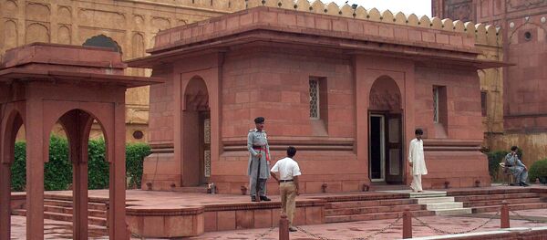 Мавзолей Мухаммада Икбала в Лахоре, архивное фото - Sputnik Тоҷикистон