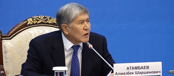 Не буду извиняться и кланяться в ножки — Атамбаев о ситуации на границе Не буду извиняться и кланяться в ножки — Атамбаев о ситуации на границе - Sputnik Тоҷикистон