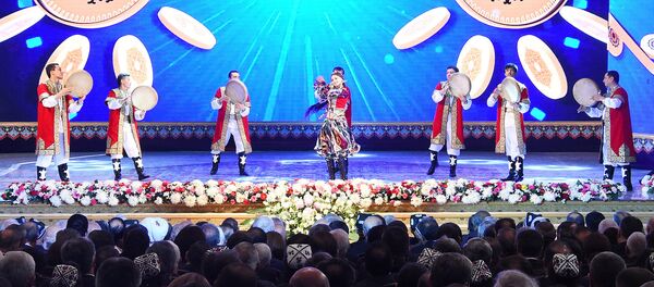 Концерт в честь 25 летия 16 сессии верховного совета Таджикистана, архивное фото - Sputnik Тоҷикистон